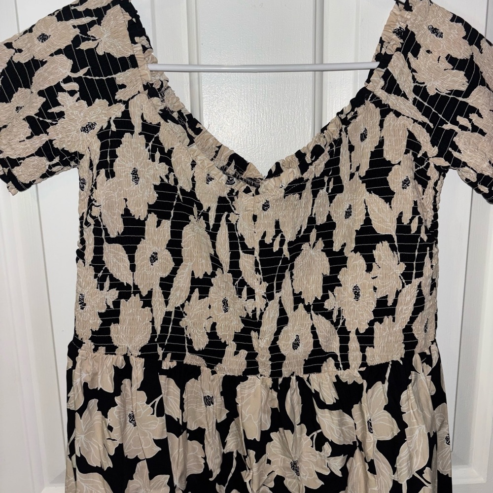 H&M Black and Cream Floral Maxi Dress - Picture 4 of 5